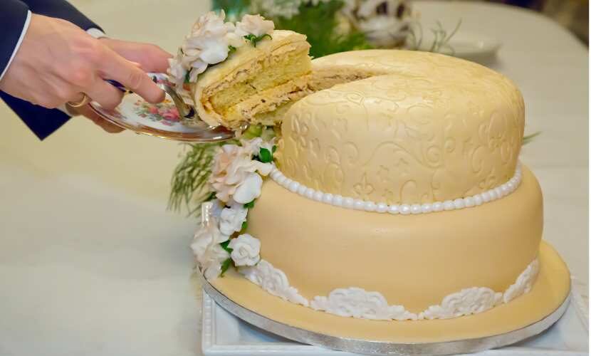 wedding-cake_serve